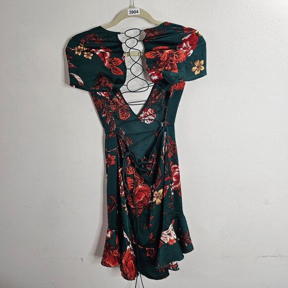 Pretty Little Thing Emerald Green Floral Criss Cross Back Frill Hem Dress 4 - Picture 4 of 11